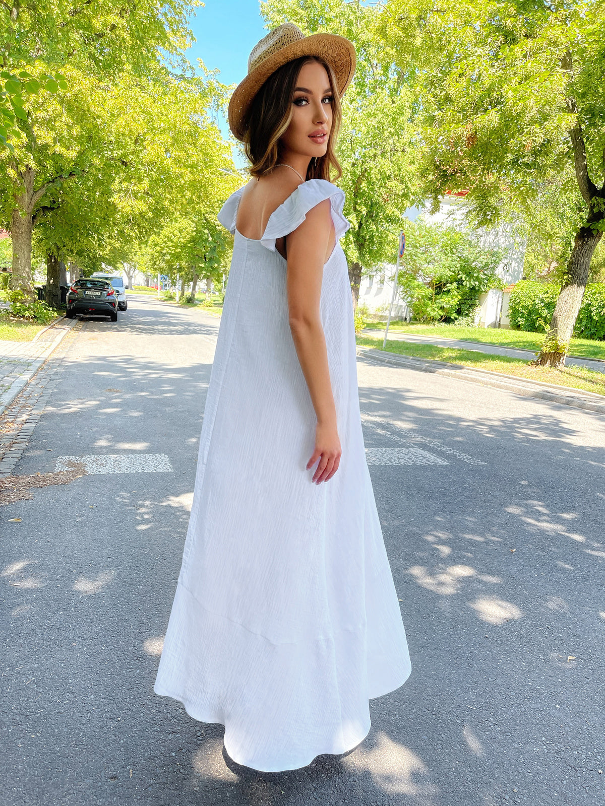Biała bawełniana muślinowa plażowa sukienka maxi id:1305