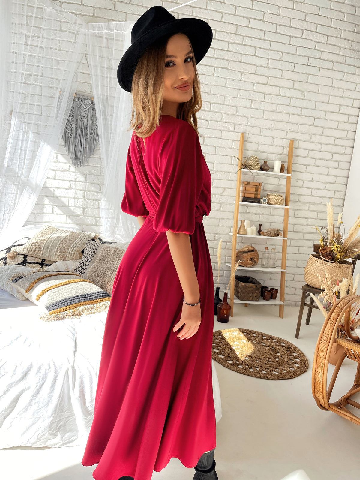 Bordowa sukienka maxi z wiskozy bufiastymi rękawami id:43