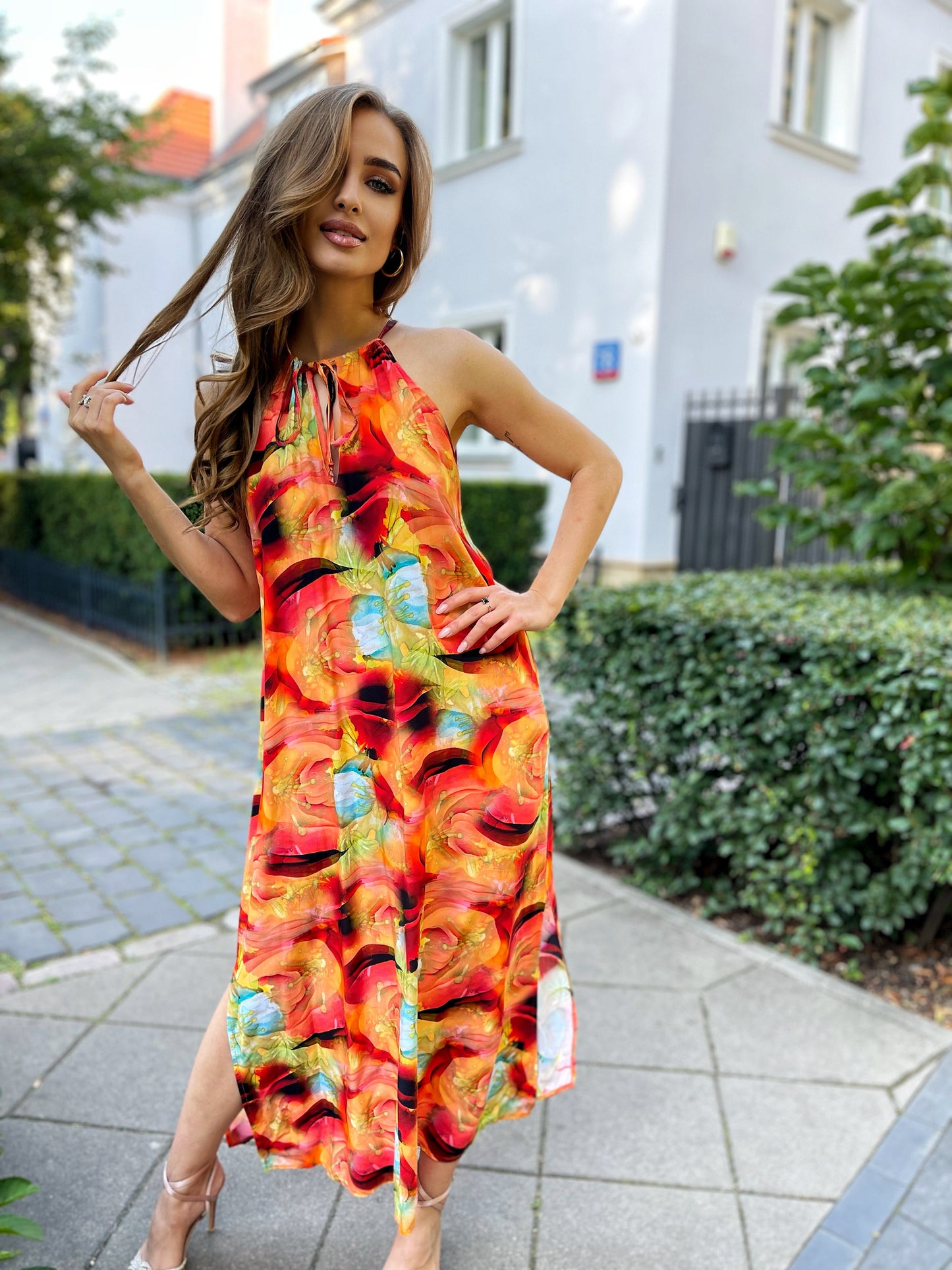 Pomarańczowa sukienka maxi z kolorowym wzorem id:614