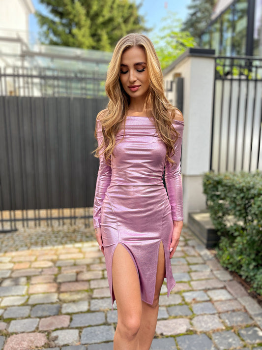 Różowa sukienka z niesypiącym się brokatem z dekoltem hiszpańskim z dwoma rozporkami na nogach id:773