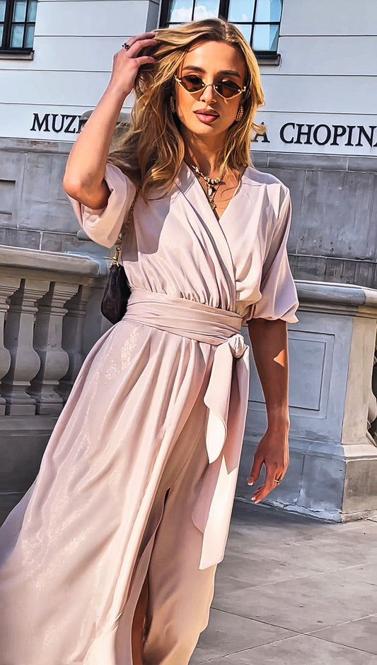 Elegancka rozkloszowana sukienka beżowa z brokatem i rozporkiem na nogę id:2178