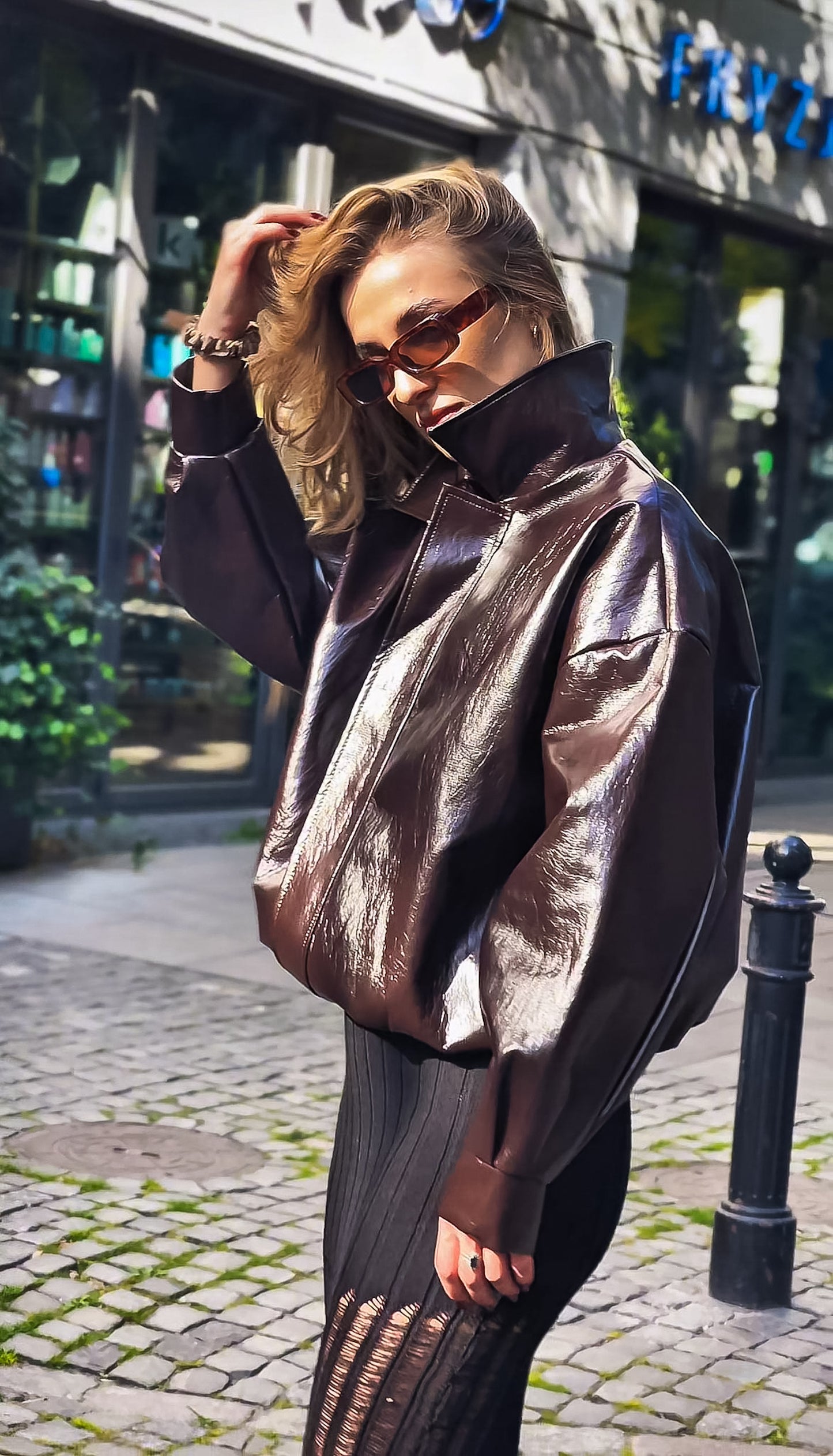 Czekoladowa kurtka oversize retro z połyskiem lata 80 id:2250