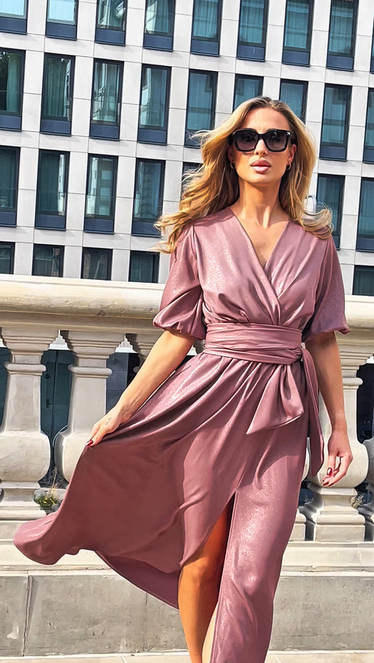 Rozkloszowana brokatowa sukienka okolicznościowa w odcieniu jasnej mokki z szerokim pasem id:2256