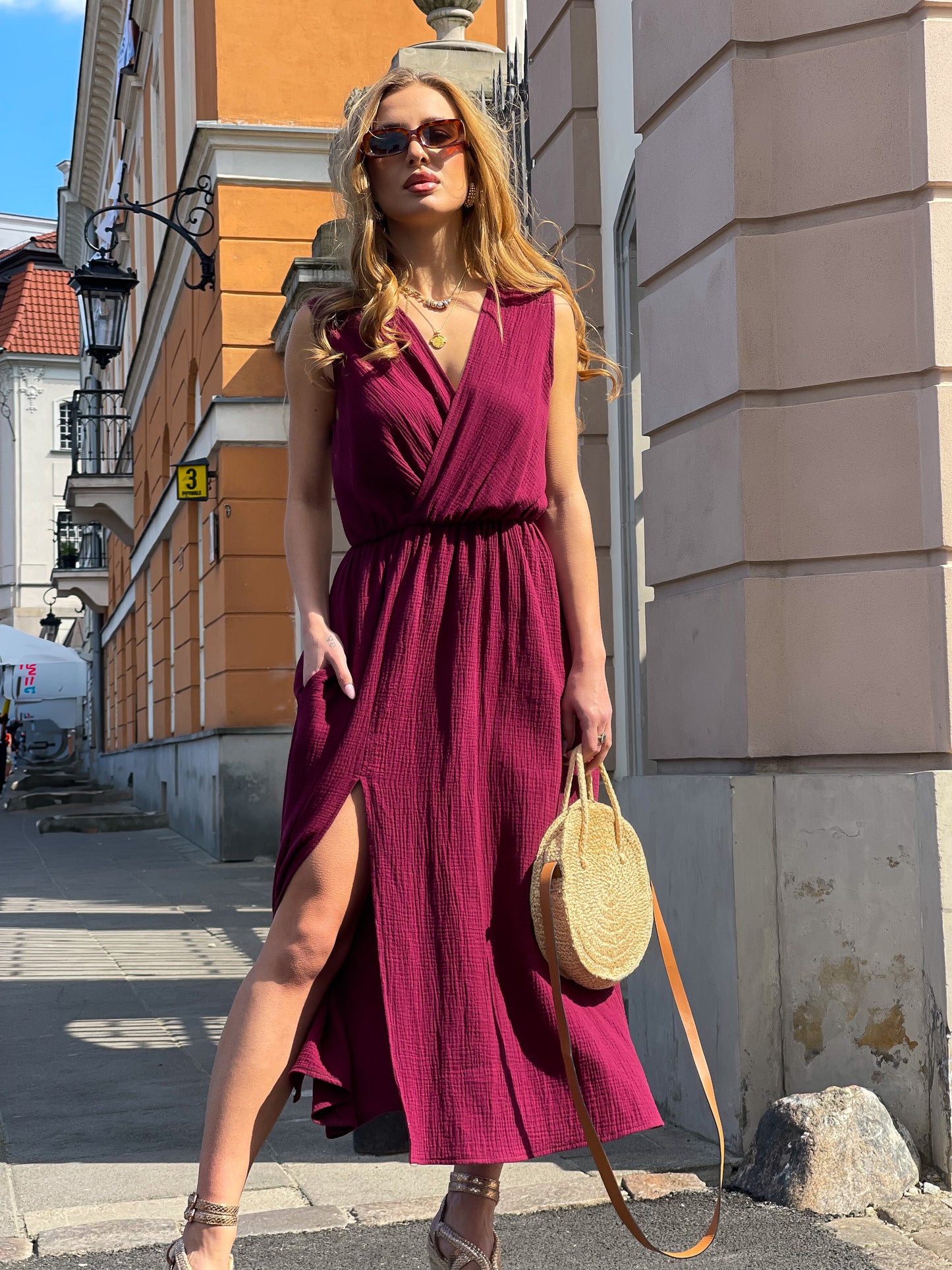 Śliwkowa sukienka z muślinu bez rękawów z rozporkiem na lato id:2100