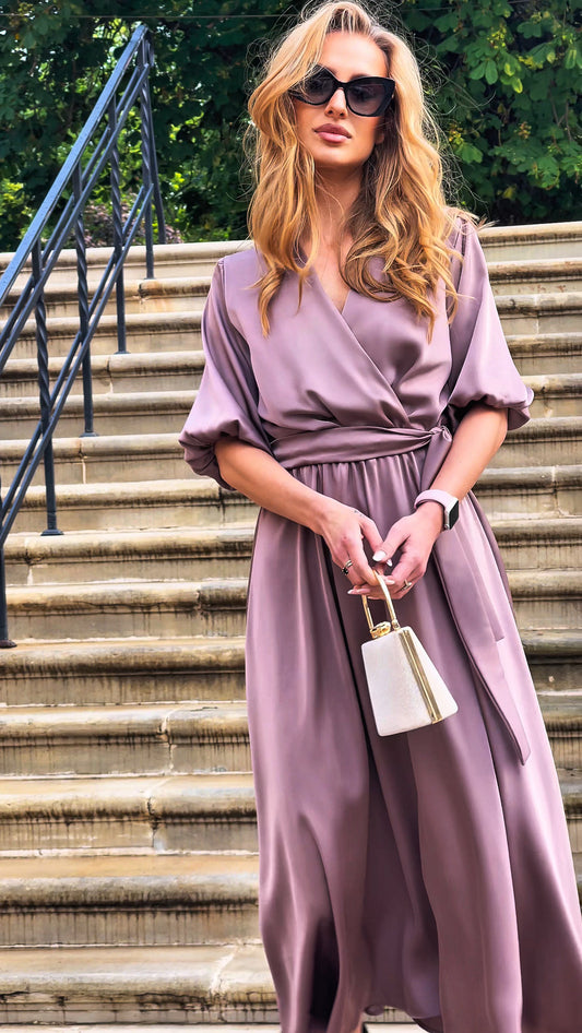 Satynowa sukienka mokka na wesele midi z bufiastymi rękawami rozkloszowana id:2128