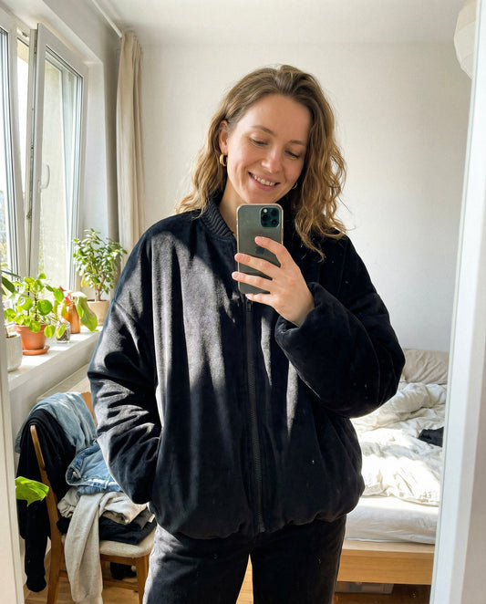 Czarna ocieplana welurowa kurtka bomberka damska oversize  id:2316