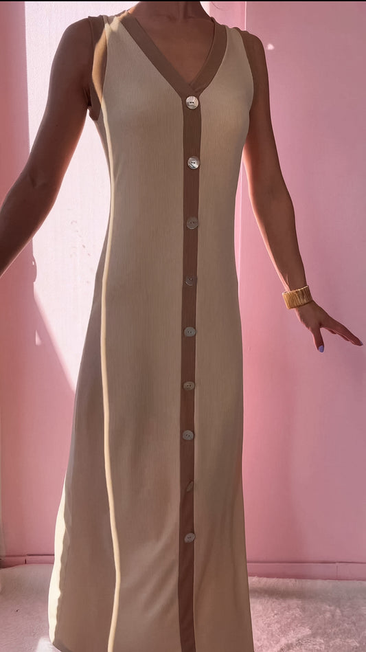 Sukienka maxi z guzikami w kolorze nude id:1422