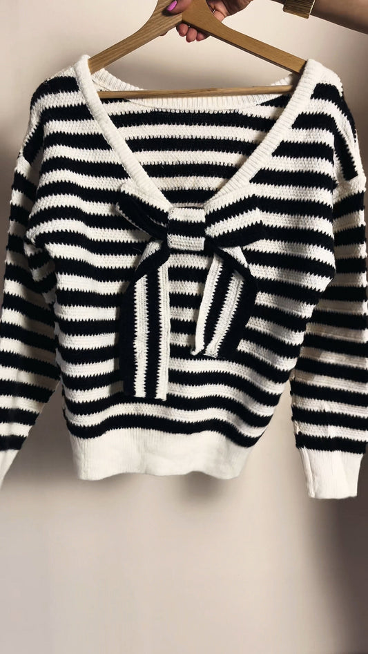 Sweter w paski z kokardą na plecach id:1610