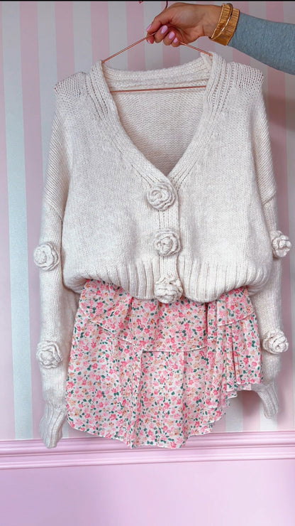 Kremowy sweter rozpinany z kwiatowymi guzikami id:1651