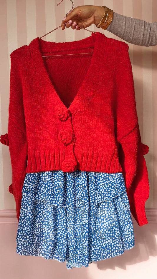 Czerwony sweter z kwiatowymi guzikami id:1652