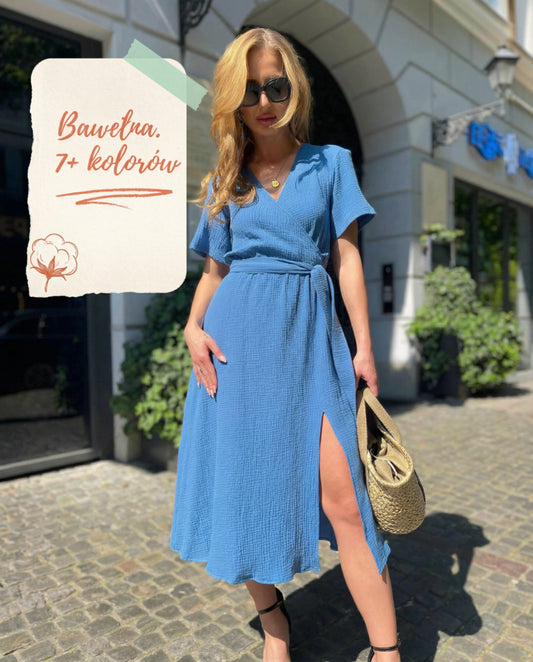 Bawełniana sukienka midi w kolorze jeansowym z muślinu na lato wiązaniem w talii id:2134