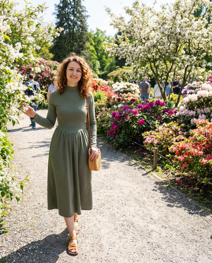 Oliwkowa sukienka midi z długim rękawem i wiązaniem id:2301