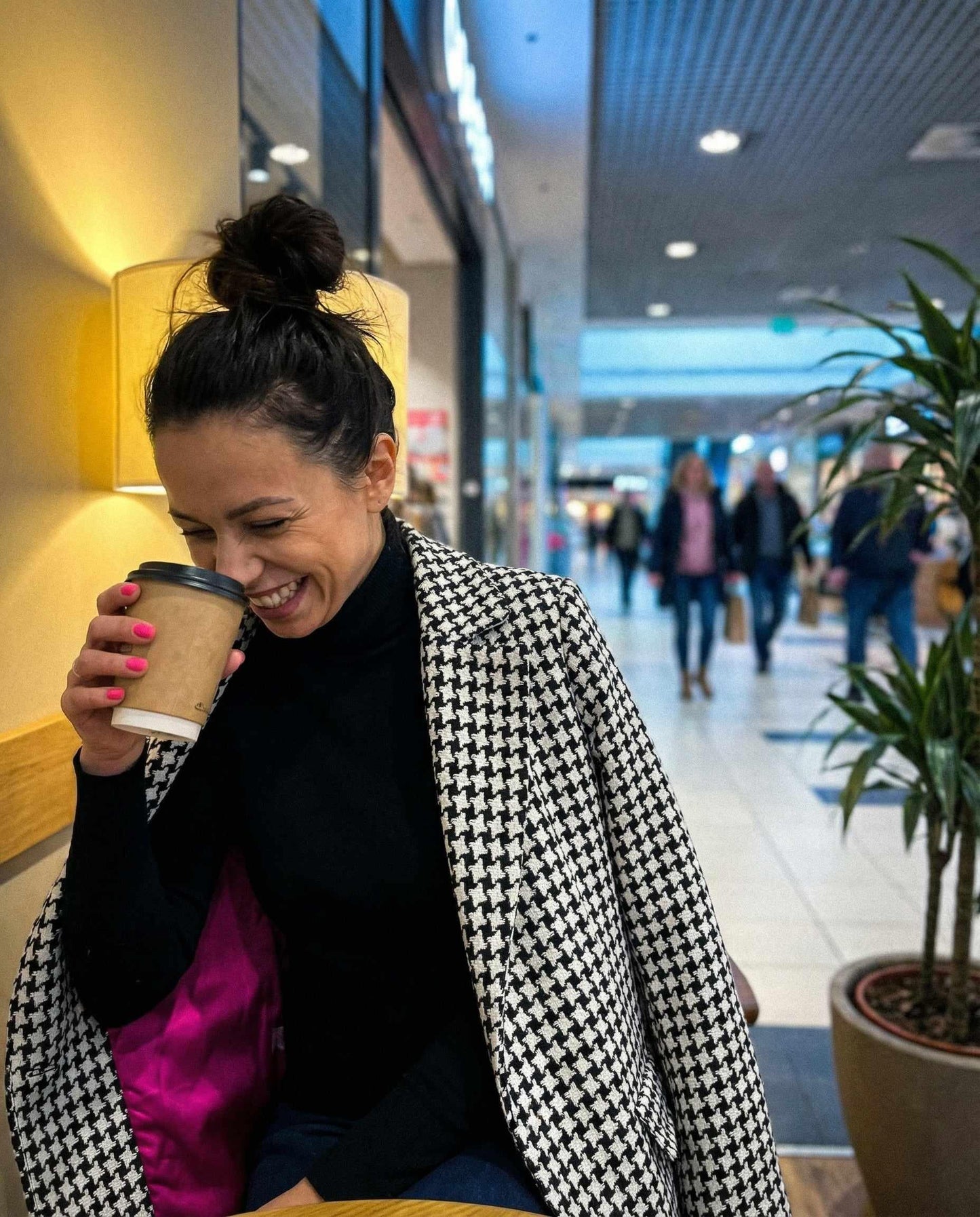 Oversize’owa marynarka żakardowa w pepitkę z fuksjową podszewką id:2301