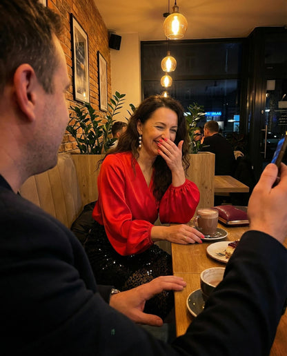 Elegancka sukienka z czerwoną satyną i cekinowym dołem id:2302A