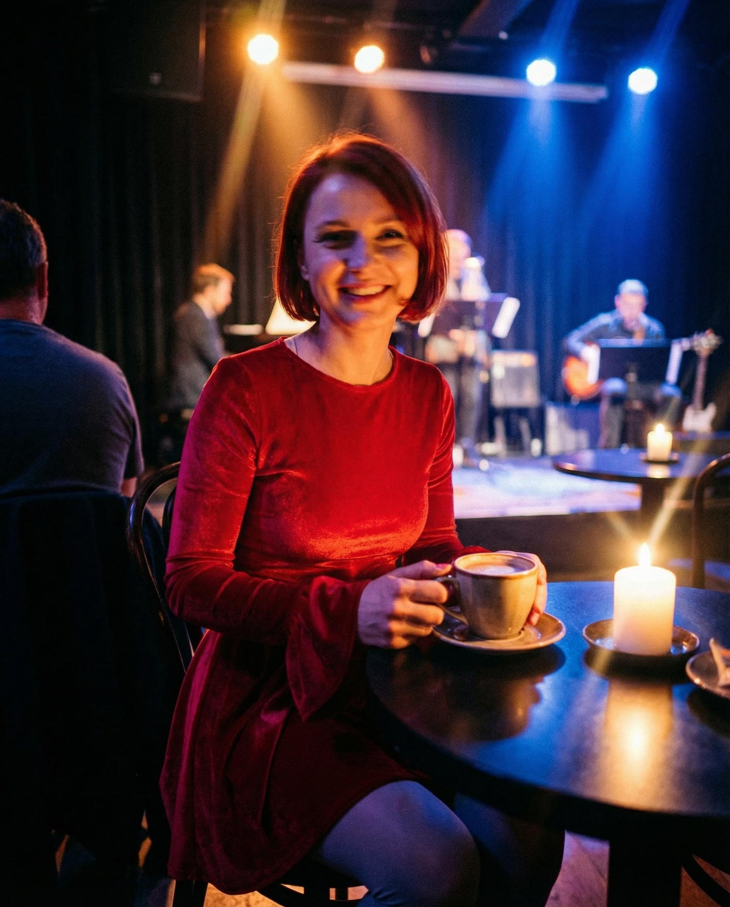 Welurowy czerwony kombinezon z paskiem – idealny na Walentynki id:2305