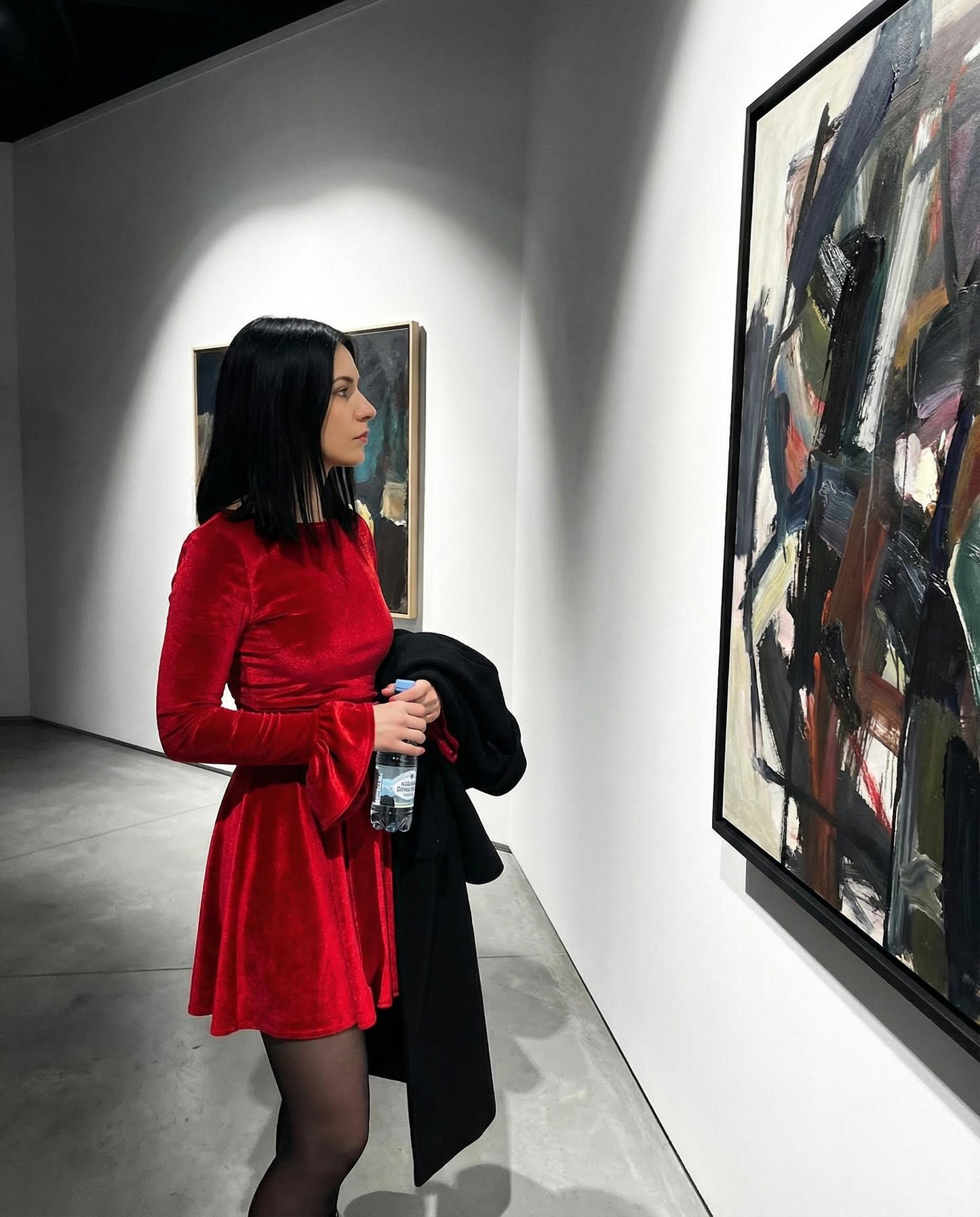 Welurowy czerwony kombinezon z paskiem – idealny na Walentynki id:2305