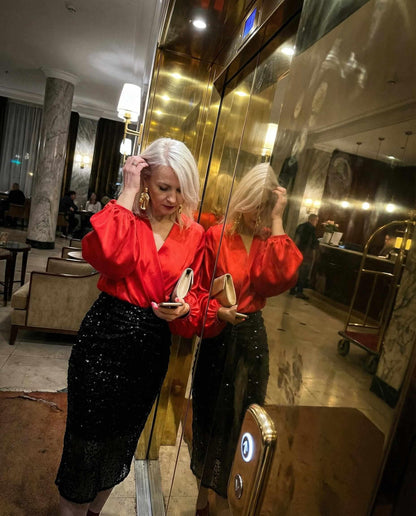 Elegancka sukienka z czerwoną satyną i cekinowym dołem id:2302A