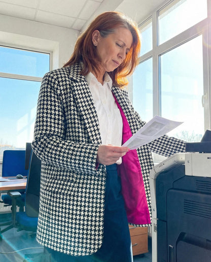 Oversize’owa marynarka żakardowa w pepitkę z fuksjową podszewką id:2301