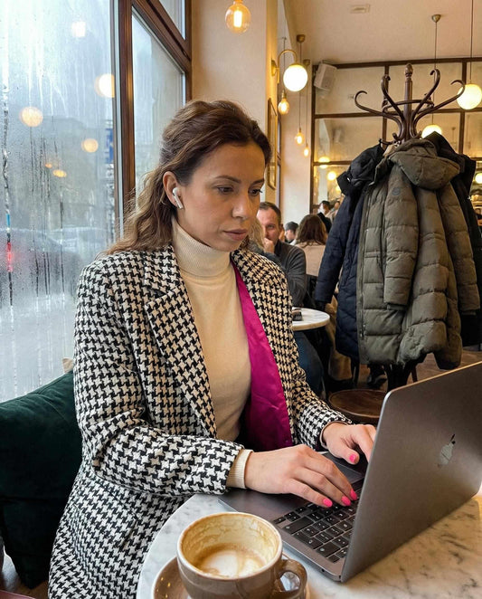 Oversize’owa marynarka żakardowa w pepitkę z fuksjową podszewką id:2301