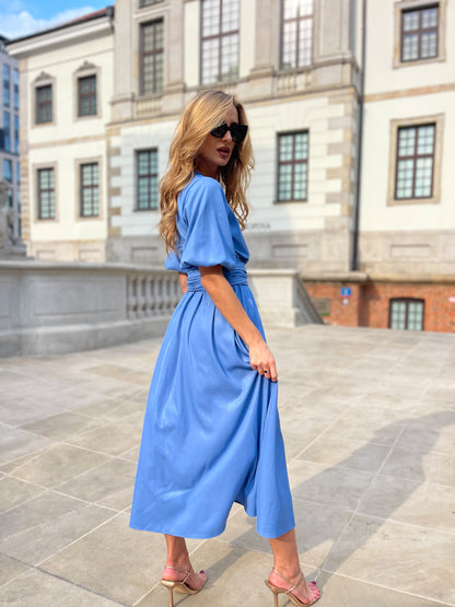 Rozkloszowana brokatowa sukienka okolicznościowa błękitna w odcieniu jeans u z szerokim pasem id:2169