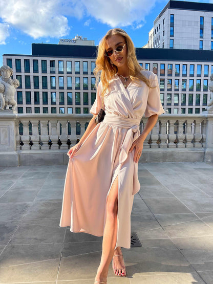 Elegancka rozkloszowana sukienka beżowa z brokatem i rozporkiem na nogę id:2178