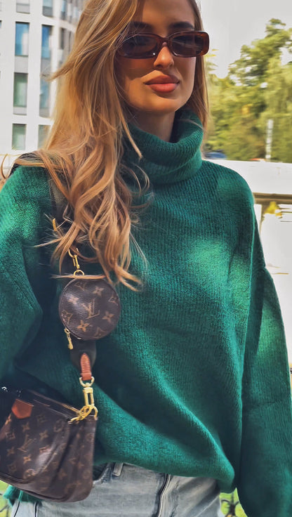 Sweter oversize z golfem w kolorze butelkowo zielonym id:2232