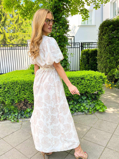 Kremowa sukienka na wesele midi w beżowe kwiaty rozkloszowana z bufkami id:2064