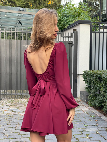 Sukienka mini z długim rękawem i odkrytymi plecami id:1628