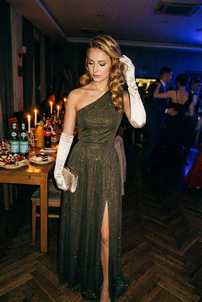 Brokatowa sukienka maxi na jedno ramię w kolorze khaki id:2279