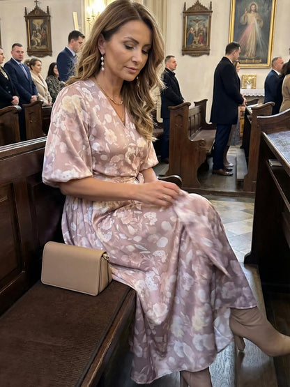 Satynowa sukienka na wesele mokka w delikatne kwiaty rozkloszowana midi id:2154A