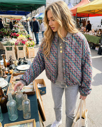 Welurowa ocieplana kurtka bomberka damska oversize  – grafitowa w kolorową pepitkę id:2269