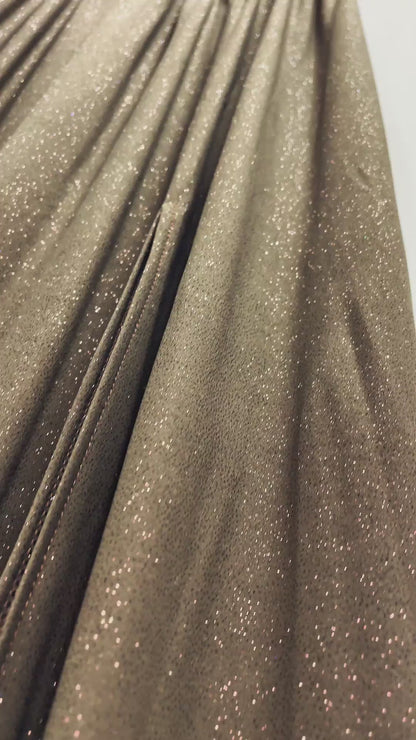 Brokatowa sukienka maxi na jedno ramię w kolorze khaki id:2279