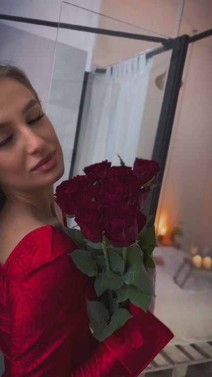 Czerwona sukienka mini z tropikalnym nadrukiem z wkładkami push up id:975