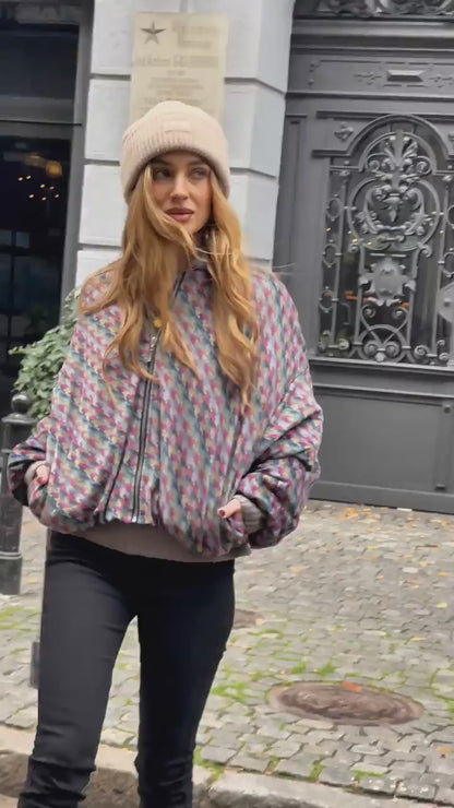 Welurowa ocieplana kurtka bomberka damska oversize  – grafitowa w kolorową pepitkę id:2269