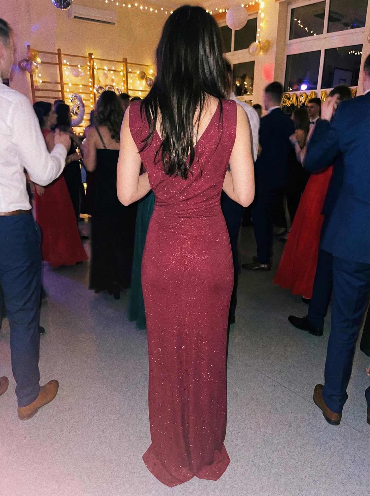 Bordowa brokatowa sukienka maxi wieczorowa na Studniówkę z rozcięciem id:2278